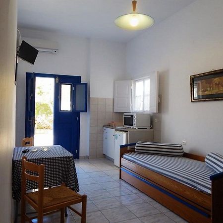 Evgenia Rooms And Apartments Folegandros Town Luaran gambar