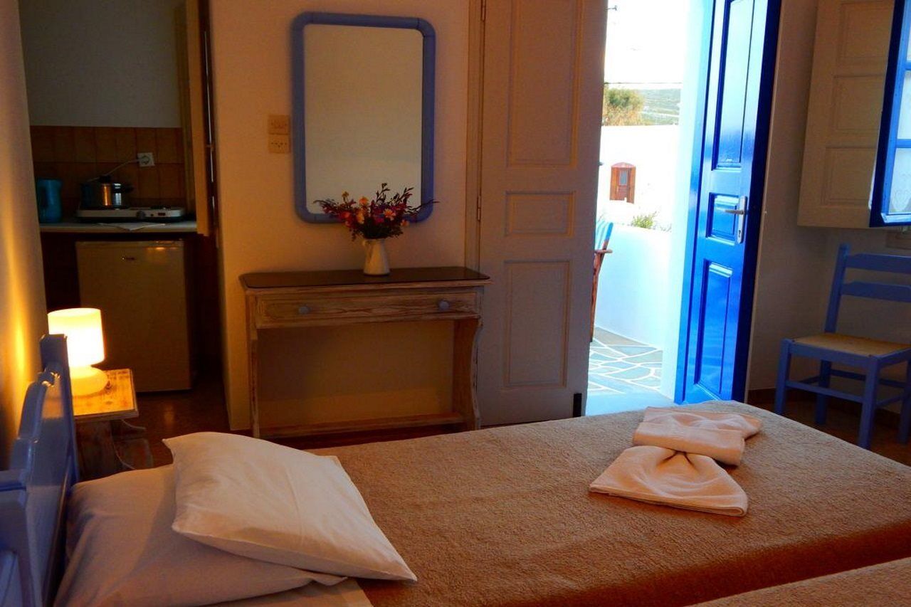 Evgenia Rooms And Apartments Folegandros Town Luaran gambar